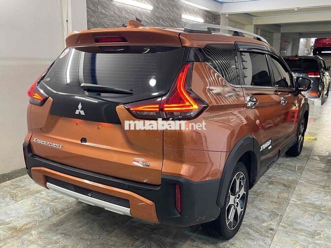 Mitsubishi Xpander Cross 7 chỗ màu Cam