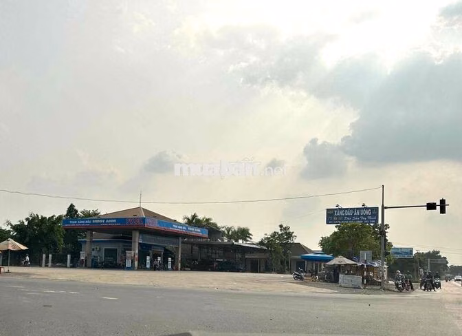 Cho thuê mặt bằng 7x30m nhà cấp 4 xã Thạnh Đức, Gò Dầu, Tây Ninh
