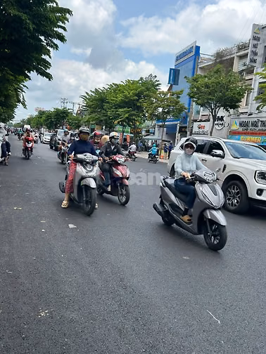 Giảm 2ty bán gấp mặt tiền 4lau Phạm Hùng,Q8,thuê 40tr/th,5.5x17m,16ty