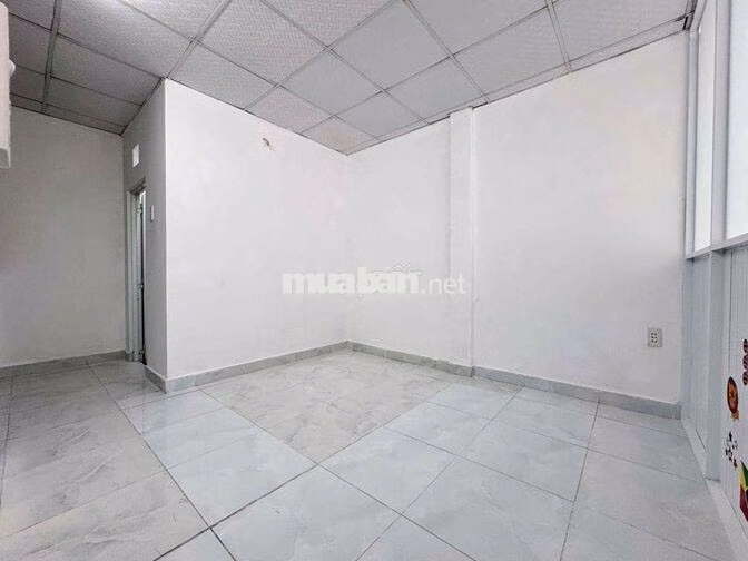 chính chủ bán nhà 4 m 9 m khu vực LVQ