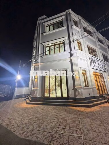 Cho thuê nhà nguyên căn góc 2 mặt tiền  14A & 23A1 (Long An cũ).