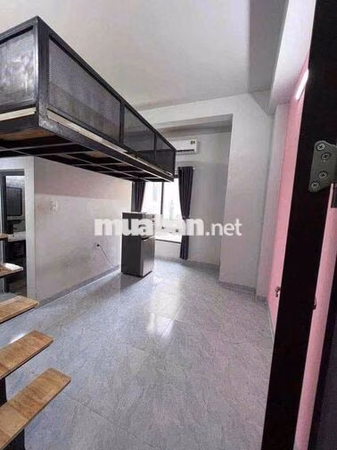 Phòng có gác bancong, cửa sổ mới xây đầy đủ nội thất gần cầu chữ Y
