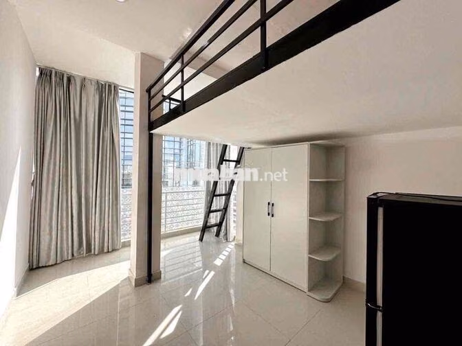 CĂN HỘ CÓ GÁC RỘNG 30M2, CỬA SỔ TRỜI LỚN NGAY ĐBP-GẦN UEF, UTH, HUTECH