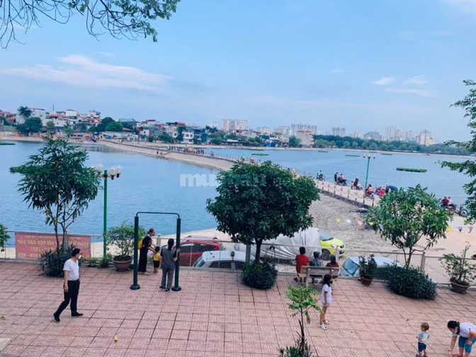 YÊN TĨNH, THOÁNG ĐÃNG VỚI KHÔNG GIAN TRỌ VEN HỒ ĐẦM HỒNG KHƯƠNG TRUNG,