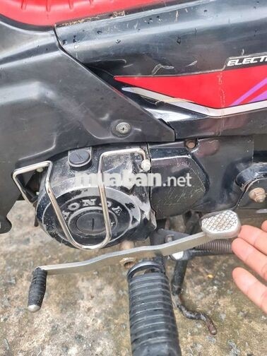 Honda Astrea Đen, Đỏ Số sàn