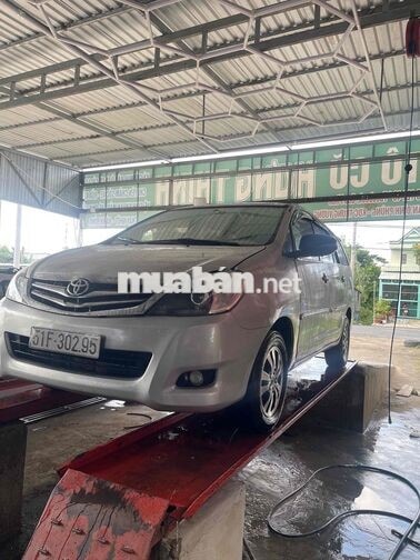 Toyota Innova 7 chỗ Bạc 2008 j