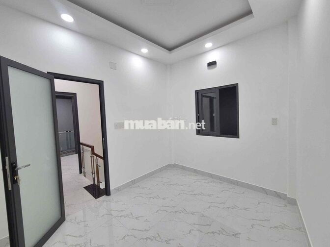 CHO THUÊ NHÀ NGUYÊN CĂN 1 TRỆT 1 LẦU 2PN RỘNG NHÀ MỚI GẦN Q5