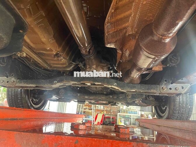 Toyota Innova 7 chỗ Bạc 2008 j