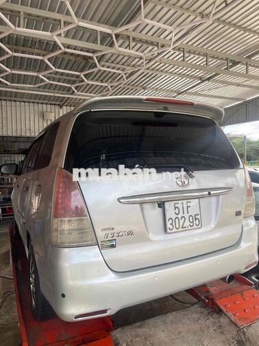 Toyota Innova 7 chỗ Bạc 2008 j