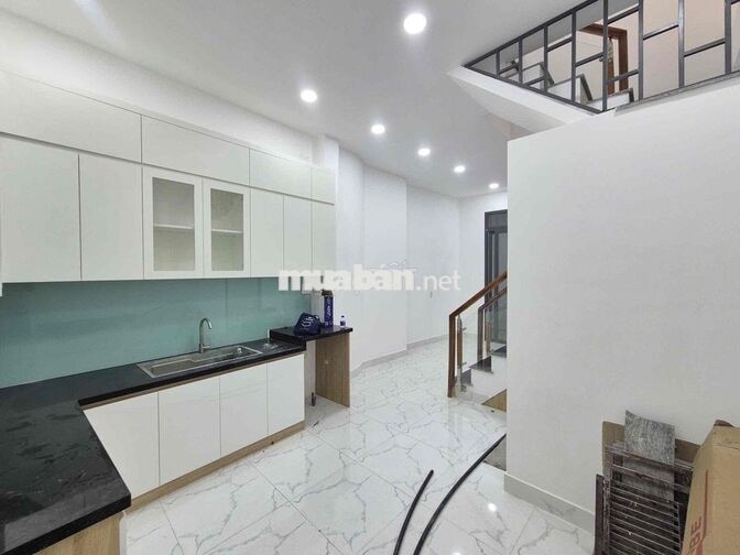 CHO THUÊ NHÀ NGUYÊN CĂN 1 TRỆT 1 LẦU 2PN RỘNG NHÀ MỚI GẦN Q5