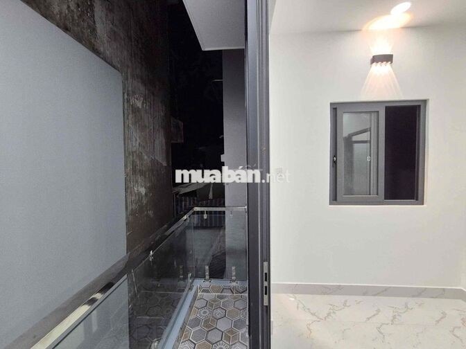 CHO THUÊ NHÀ NGUYÊN CĂN 1 TRỆT 1 LẦU 2PN RỘNG NHÀ MỚI GẦN Q5