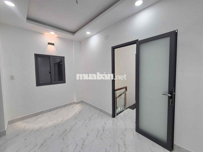CHO THUÊ NHÀ NGUYÊN CĂN 1 TRỆT 1 LẦU 2PN RỘNG NHÀ MỚI GẦN Q5