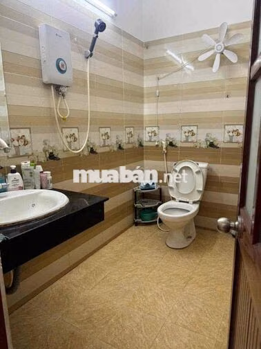 CHO THUÊ NHÀ MẶT TIỀN KINH DOANH NGAY EONL TÂN PHÚ