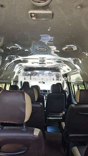 Toyota Hiace 16 chỗ Bạc Dầu