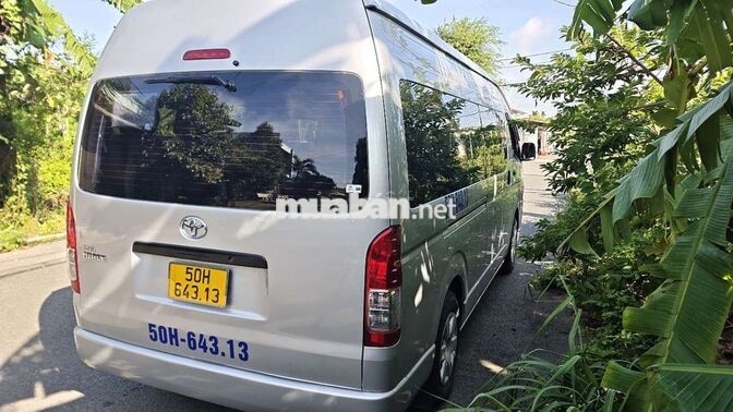 Toyota Hiace 16 chỗ Bạc Dầu