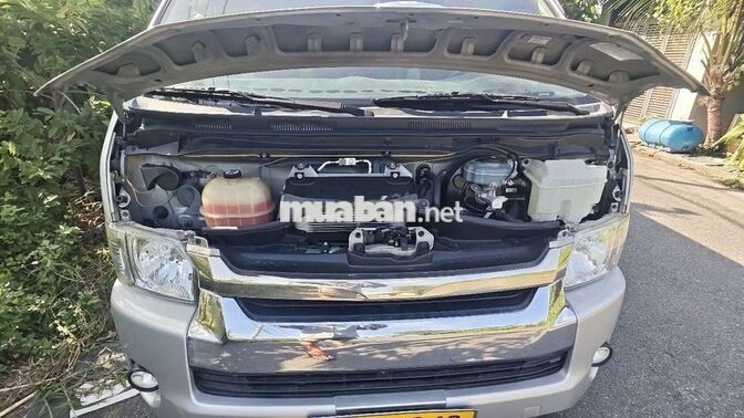 Toyota Hiace 16 chỗ Bạc Dầu