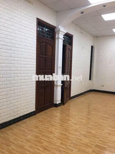 Cho thuê nhà ngõ 26 phố Mạc Thái Tông, DT 40M x 5 tầng - 20 triệu/th