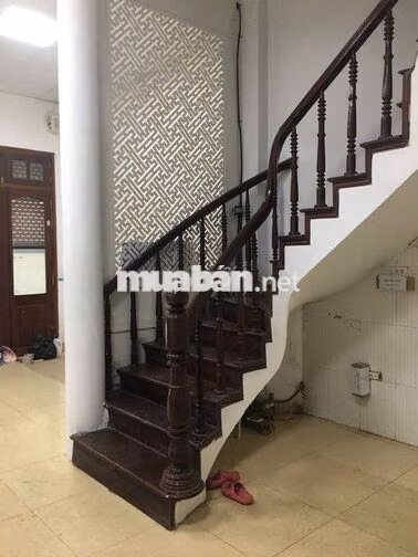 Cho thuê nhà ngõ 26 phố Mạc Thái Tông, DT 40M x 5 tầng - 20 triệu/th