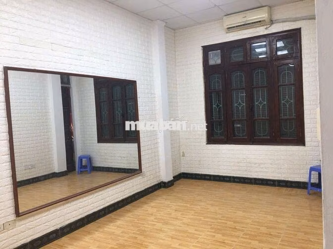 Cho thuê nhà ngõ 26 phố Mạc Thái Tông, DT 40M x 5 tầng - 20 triệu/th