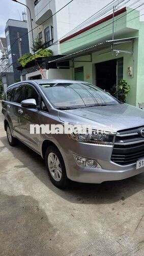 Xe gia đình mình chính chủ cần bán innova 2018
