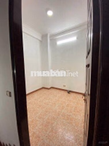Cho thuê nhà ngõ 26 phố Mạc Thái Tông, DT 40M x 5 tầng - 20 triệu/th
