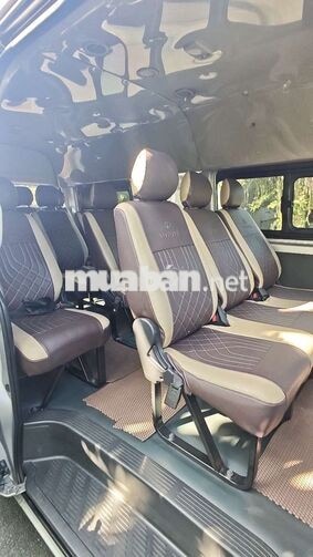 Toyota Hiace 16 chỗ Bạc Dầu