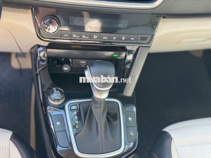 KIA SELTOS Premium 1.6AT 2022 Màu Trắng