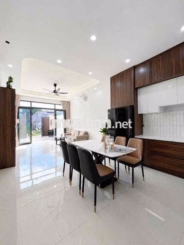 full nội thất , mặt tiền kinh doanh, nhà đẹp ở ngay