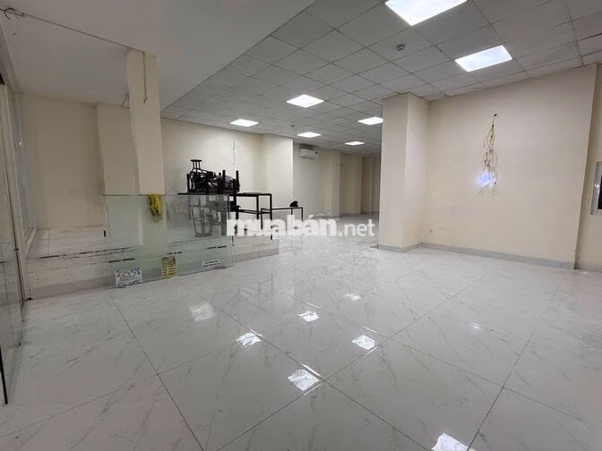 Chính chủ cho thuê MBKD tự do ngay Lê Văn Lương, Lotte