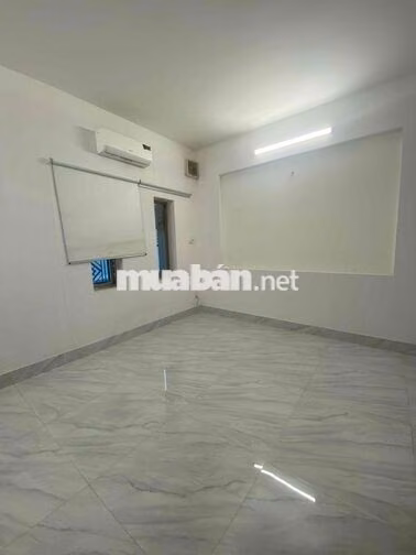 Nhà khu tên lửa đường kinh doanh 7 phòng 6x22m 3.5 tấm 10máy lạnh 42tr