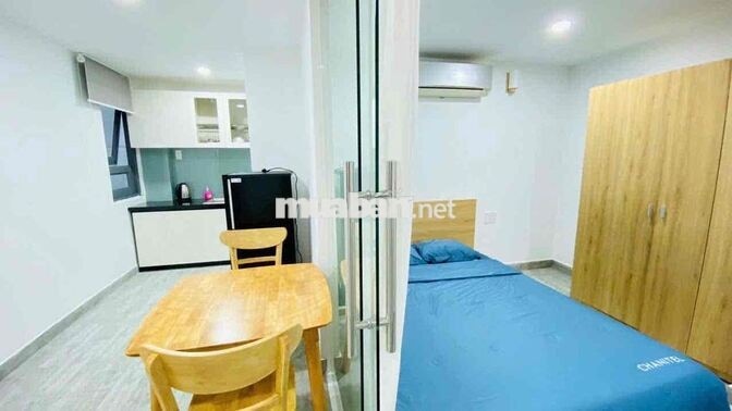 CĂN HỘ TÁCH BẾP BANCONG / CỬA SỔ GIÁ TỐT CẠNH VÒNG XOAY DÂN CHỦ