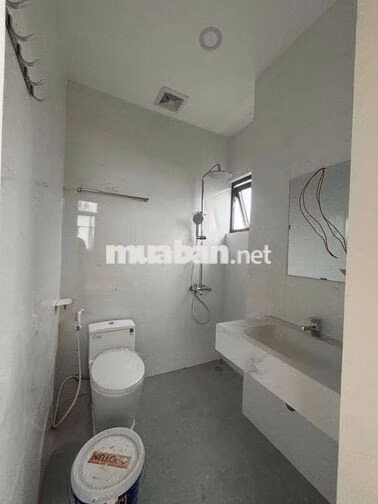 KHAI TRƯƠNG STUDIO ĐỐI DIỆN RMIT - BAN CÔNG CỬA SỔ NỘI THẤT SIÊU XINH