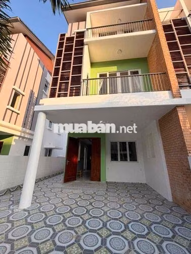 Nhà Phố Liền kề Suncasa 1. gần Thành Phố Mới ngang 7m. 4pn
