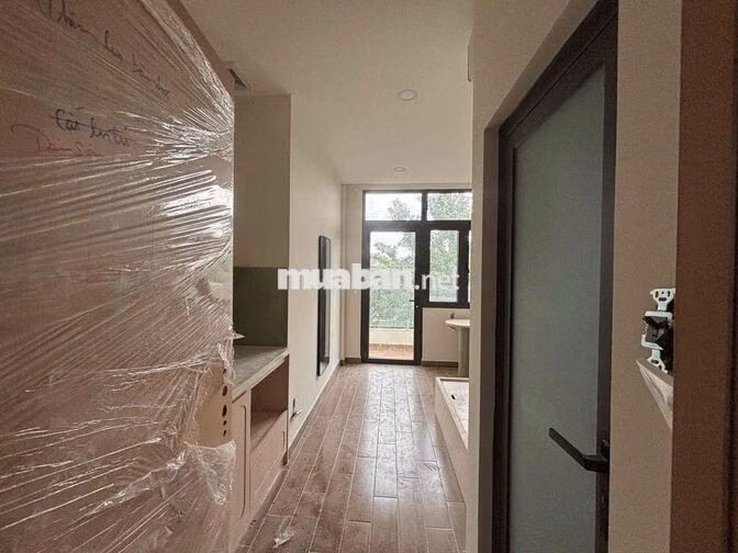 KHAI TRƯƠNG STUDIO ĐỐI DIỆN RMIT - BAN CÔNG CỬA SỔ NỘI THẤT SIÊU XINH