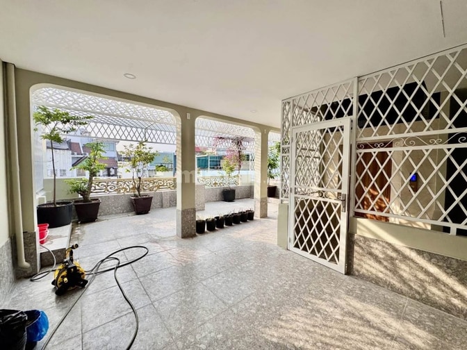 Dòng Tiền Tận 40Tr Nhà HXH Nguyễn Chí Thanh, Quận 5. Giá 4Tỷ110/150m2