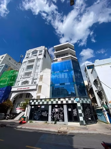 ⭐️ Toà nhà Quận 1 - 75 tỷ top phân khúc!!!  📍  Địa chỉ: 1 Trần Nhật D