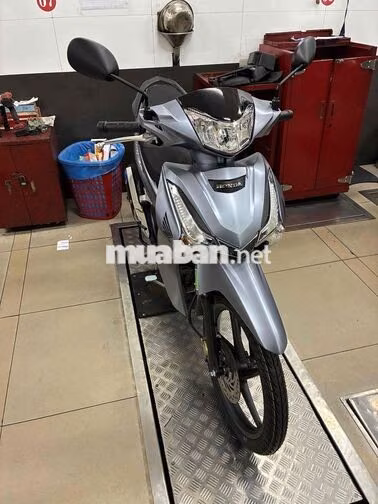 Honda Future 125 Đặc biệt 2026 Bạc 900km