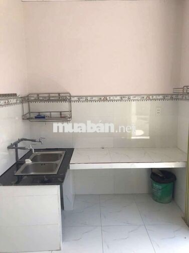 Cho thuê nhà nguyên căn 1 trệt 1 lầu ngay vòng xoay chợ Bến Cát