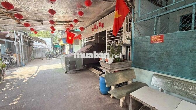 Một căn nhà, bốn điểm cộng: Ngang 4m 3 phòng ngủ 2 ban công 2 mặt hẻm