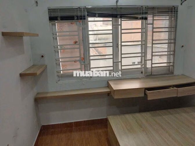 cần sang lại nhà nguyên căn cho thuê 3pn 3wc gần CMT8
