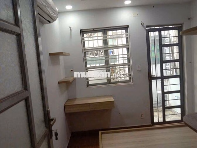 cần sang lại nhà nguyên căn cho thuê 3pn 3wc gần CMT8