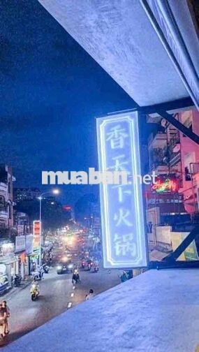 CẦN SANG NHÀ HÀNG LẨU ĐÀI LOAN ,CỐNG QUỲNH Q1 ,SẴN NỘI THẤT