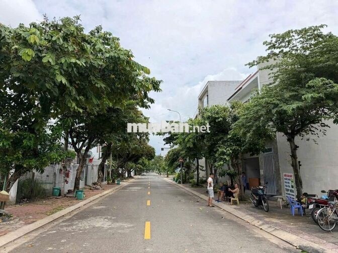 Mặt tiền kinh doanh 133m2(5x27), giá 830 triệu đường Trần Tử Bình SHR