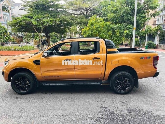 Ford Ranger Wildtrak 4x4 2025 Vàng đồng 19.800 KM
