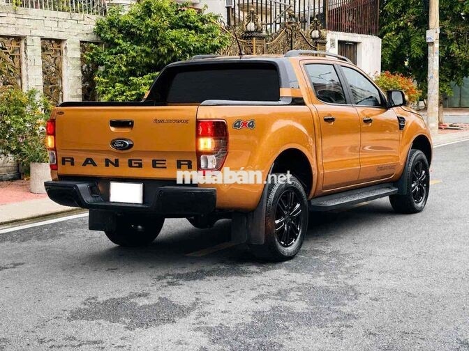 Ford Ranger Wildtrak 4x4 2025 Vàng đồng 19.800 KM
