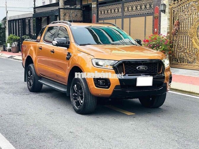 Ford Ranger Wildtrak 4x4 2025 Vàng đồng 19.800 KM