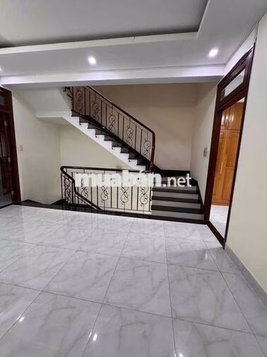 CHO THUÊ NHÀ BÌNH LỢI 6x24M, 6PN, 7WC, NỘI THẤT CƠ BẢN – 45TR