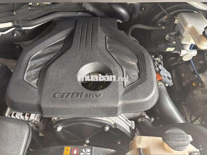 Hyundai Solati Dcar 2019 12 chỗ Trắng