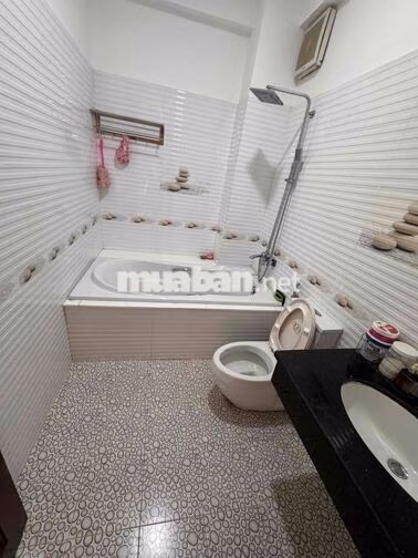 CHO THUÊ NHÀ BÌNH LỢI 6x24M, 6PN, 7WC, NỘI THẤT CƠ BẢN – 45TR