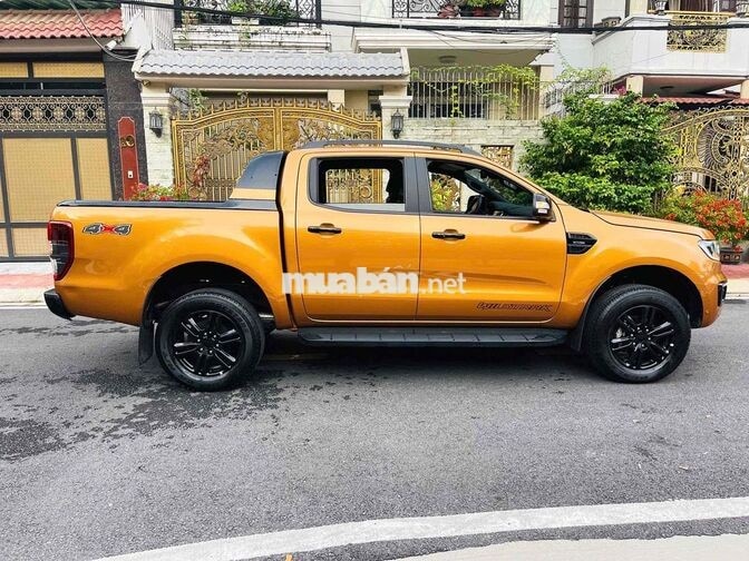 Ford Ranger Wildtrak 4x4 2025 Vàng đồng 19.800 KM